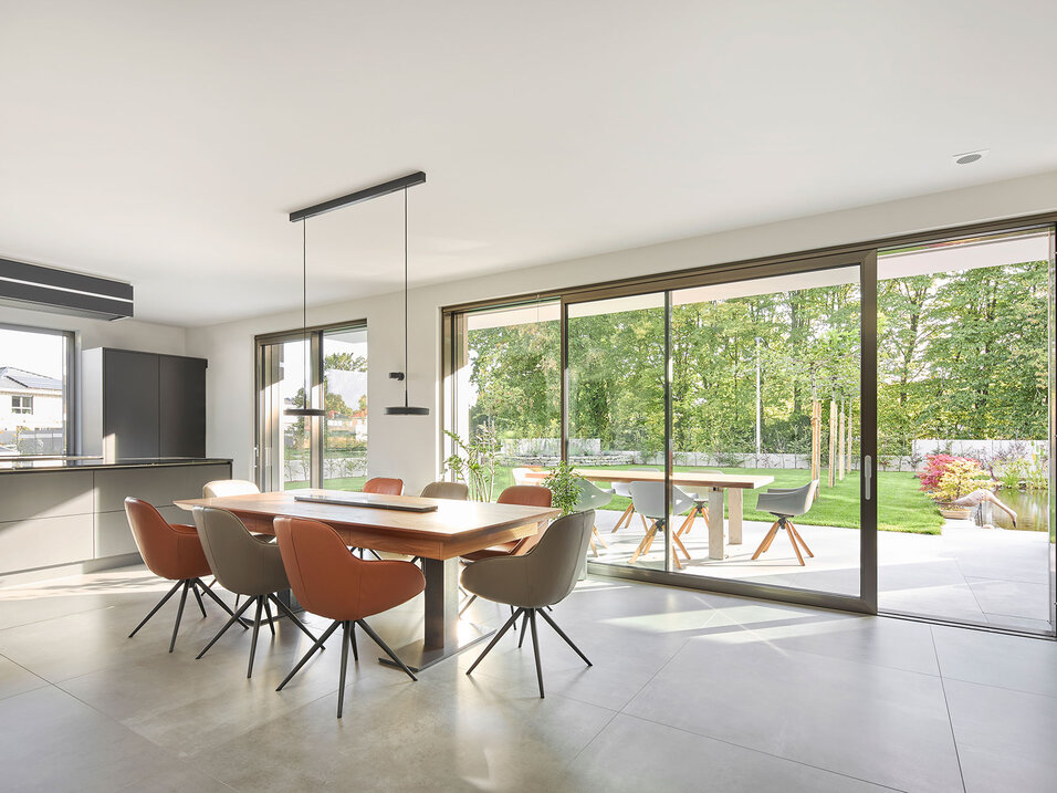 Schiebefenster mit exklusiver Farbeloxierung