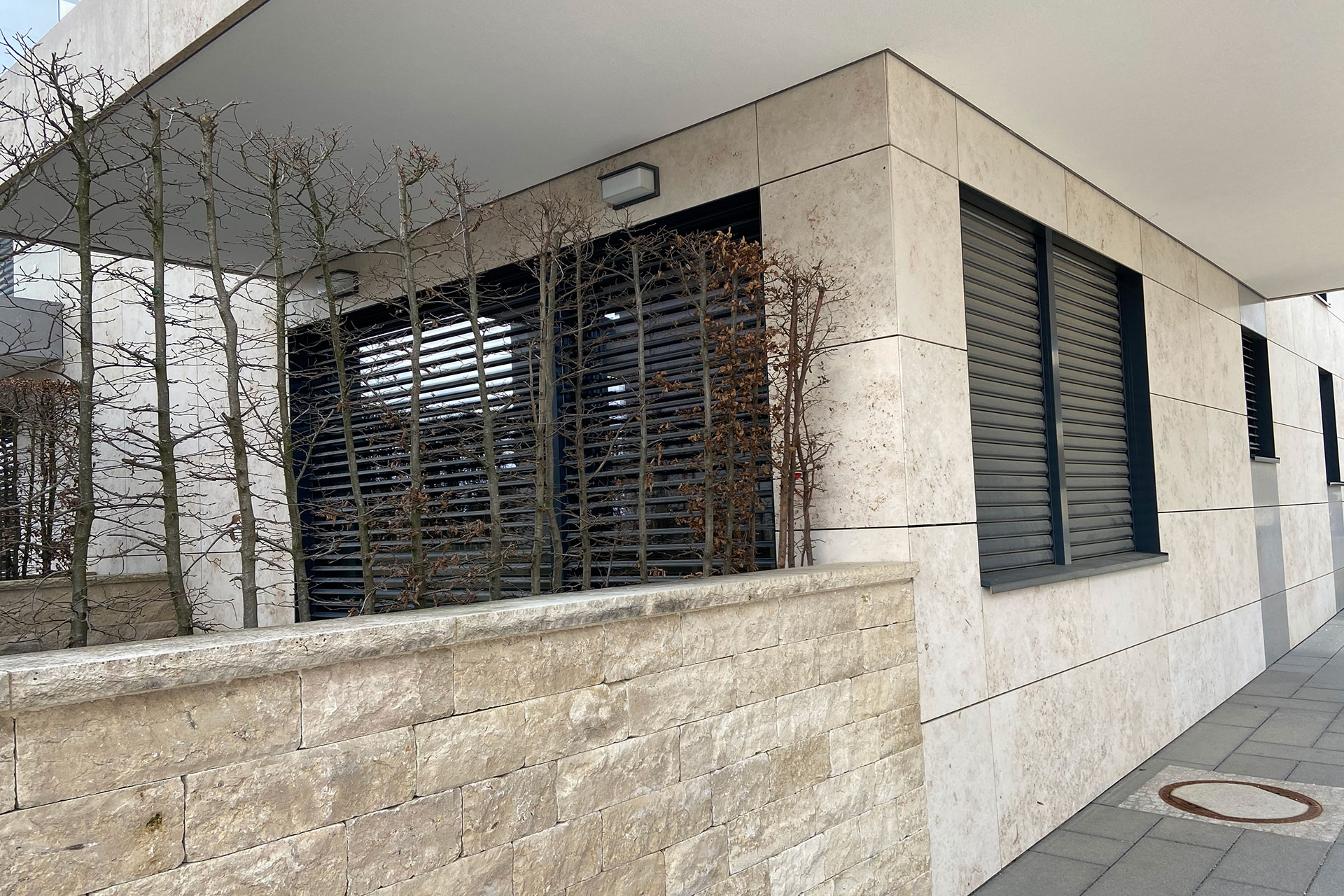 Rollladen und Raffstoren